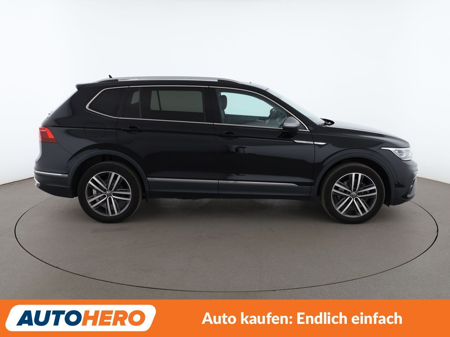 Volkswagen TIGUAN ALLSPACE 2023 г. Чёрный, пробег 48942 км