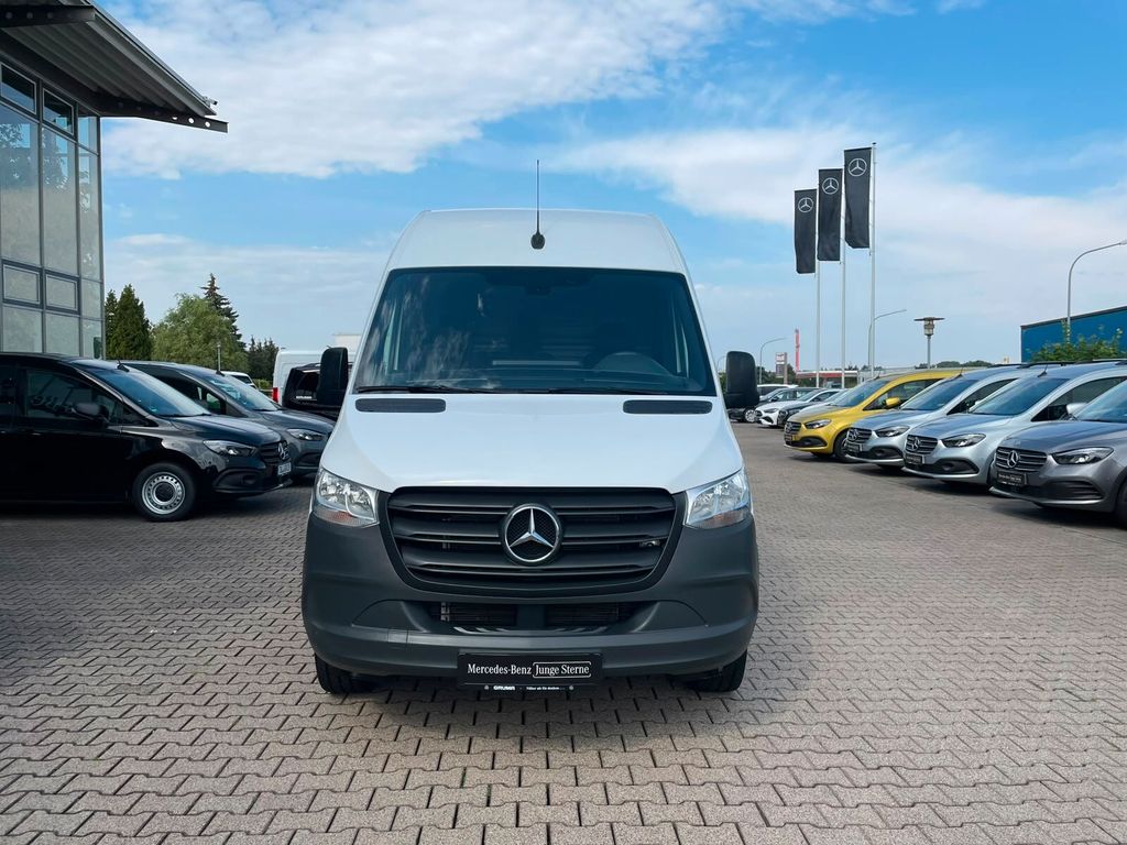 Mercedes-Benz SPRINTER 2023 г. Белый, пробег 38990 км