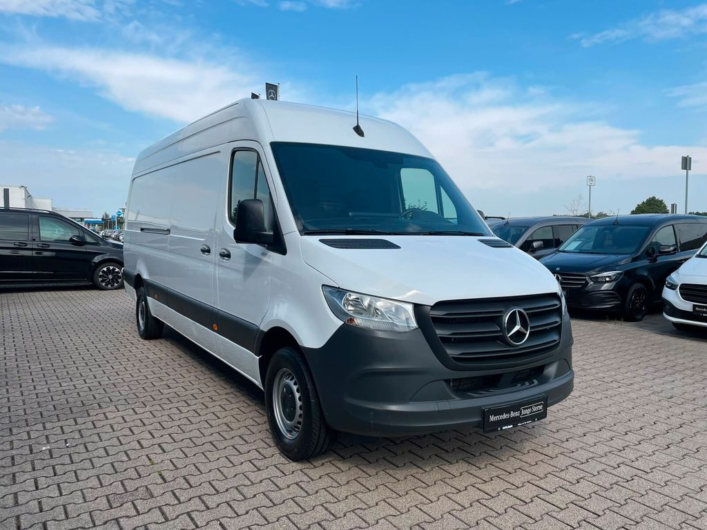 Mercedes-Benz SPRINTER 2023 г. Белый, пробег 38990 км