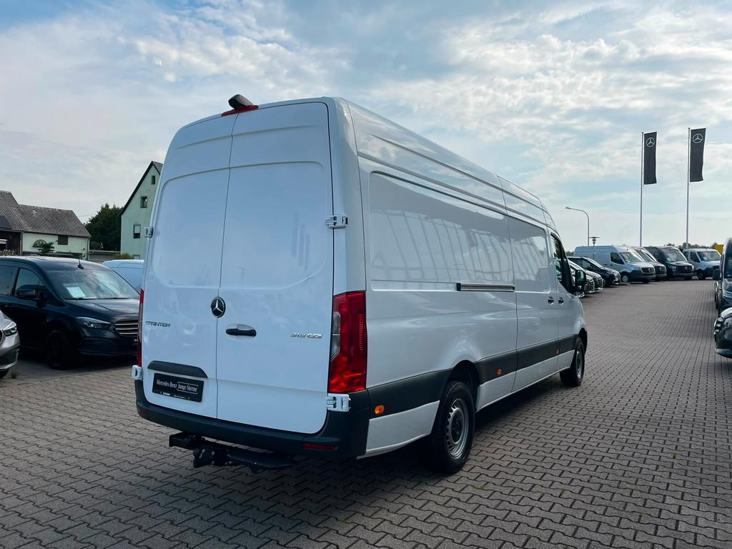 Mercedes-Benz SPRINTER 2023 г. Белый, пробег 38990 км