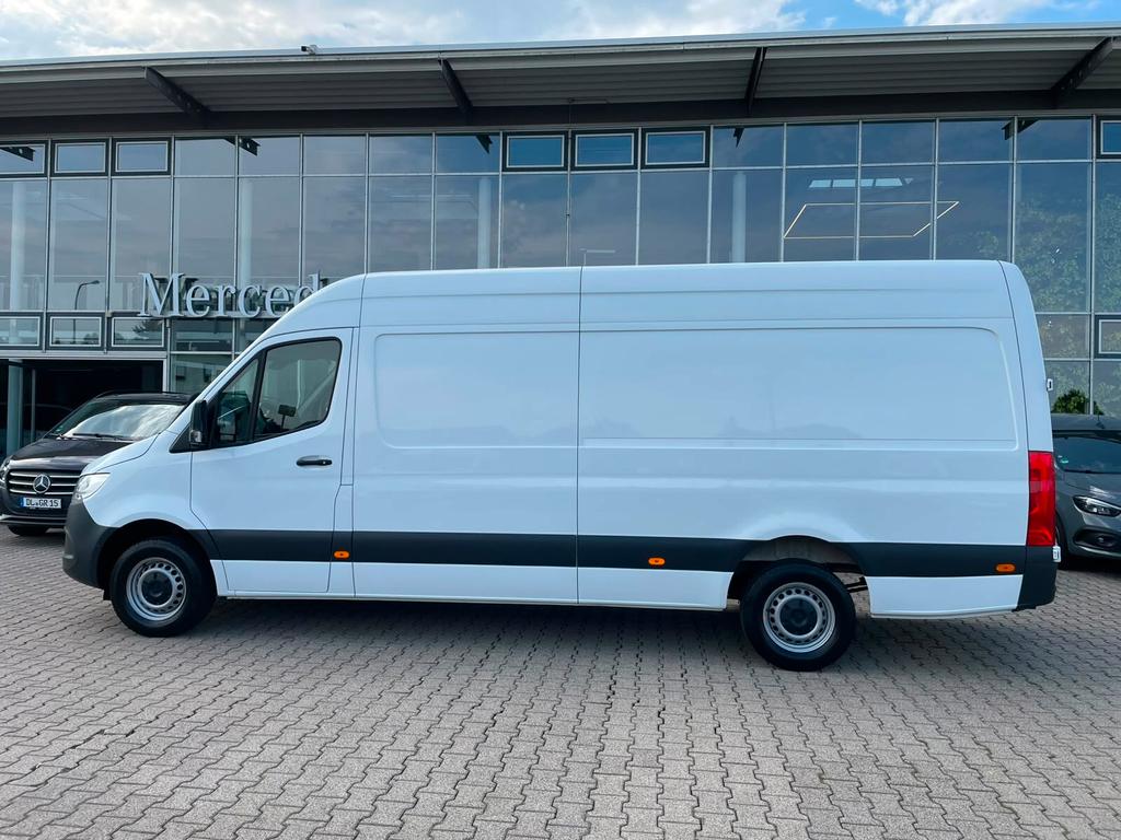 Mercedes-Benz SPRINTER 2023 г. Белый, пробег 38990 км