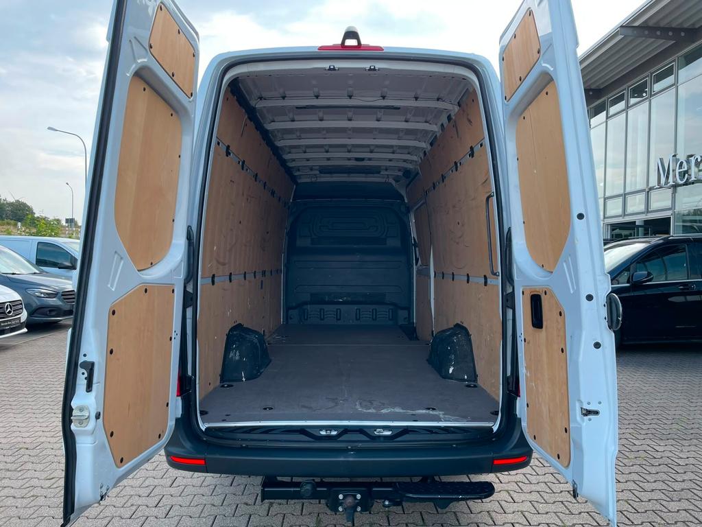 Mercedes-Benz SPRINTER 2023 г. Белый, пробег 38990 км