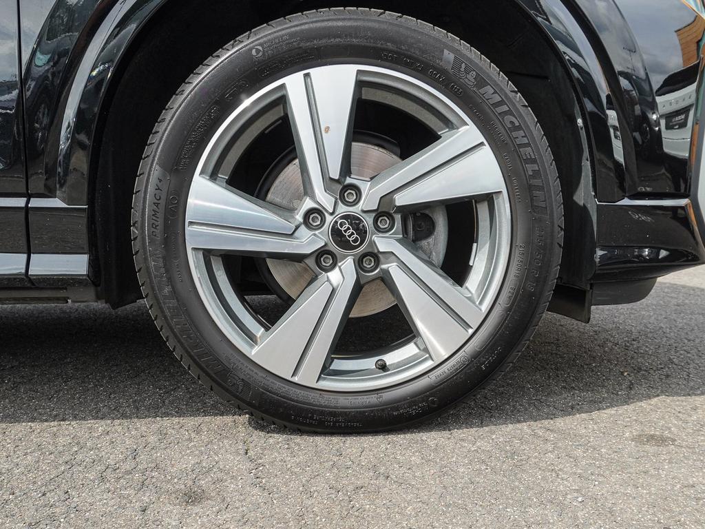 Audi Q2 2023 г. Чёрный, пробег 21897 км