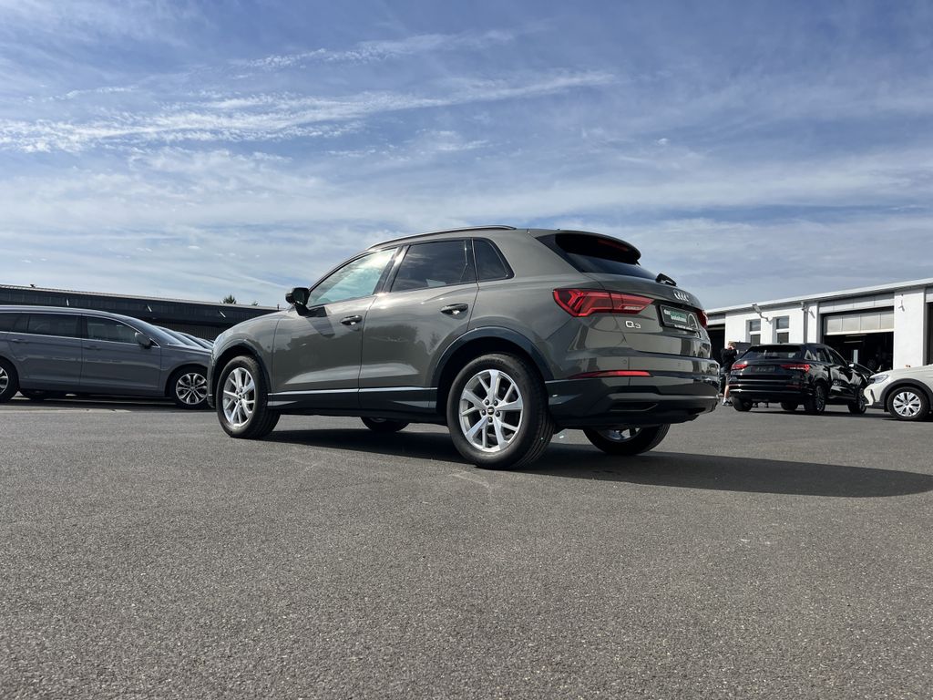 Audi Q3 2021 г. Серый, пробег 47434 км