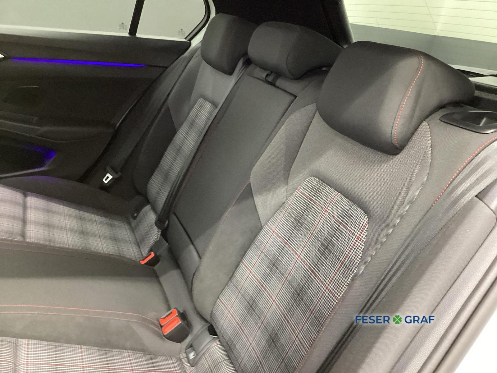 Volkswagen Golf 2024 г. Белый, пробег 23467 км