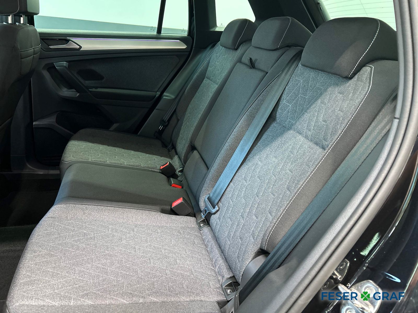 Volkswagen Tiguan 2023 г. Чёрный, пробег 37190 км