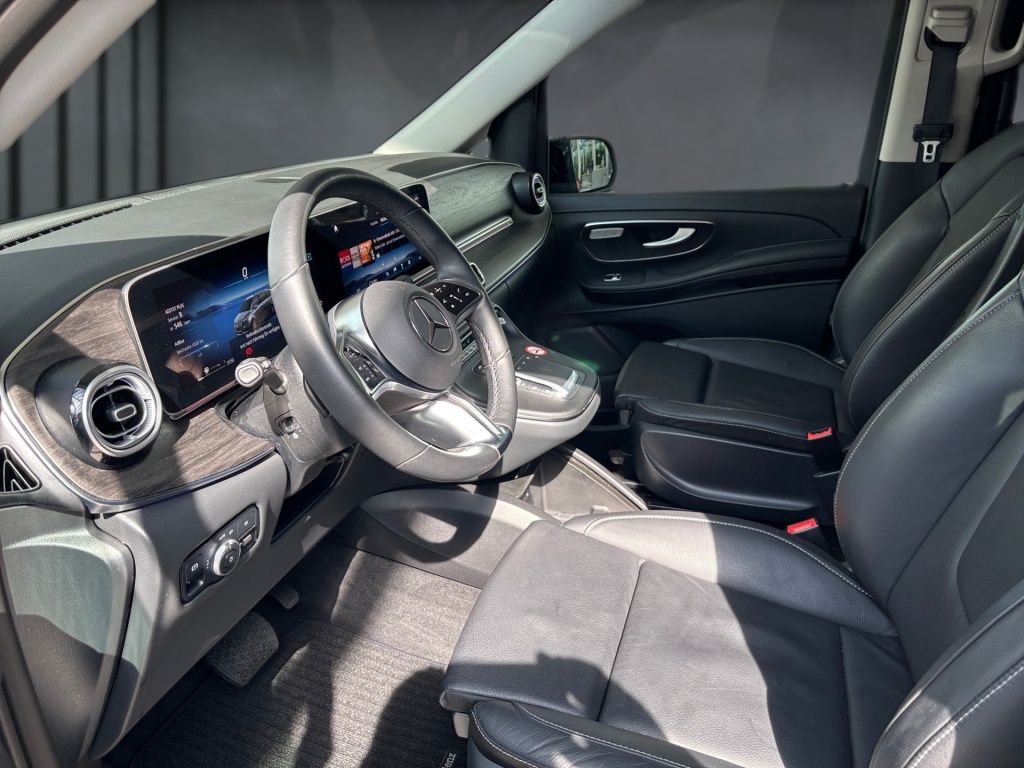 Mercedes-Benz V 300 2025 г. Чёрный, пробег 49018 км