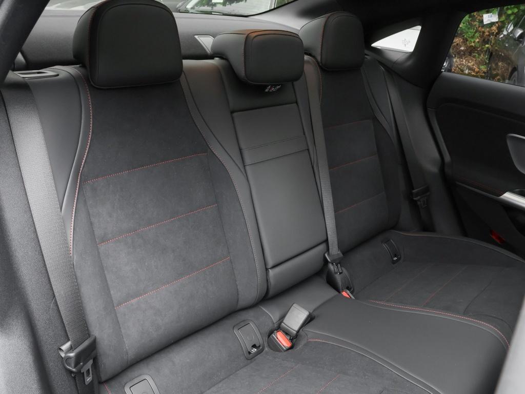 Mercedes-Benz CLA 200 2026 г. Серый, пробег 9500 км