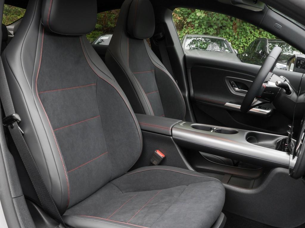 Mercedes-Benz CLA 200 2026 г. Серый, пробег 9500 км