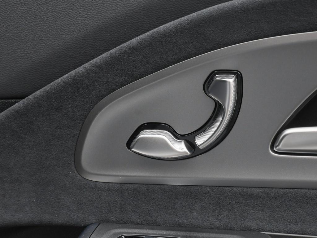 Mercedes-Benz CLA 200 2026 г. Серый, пробег 9500 км