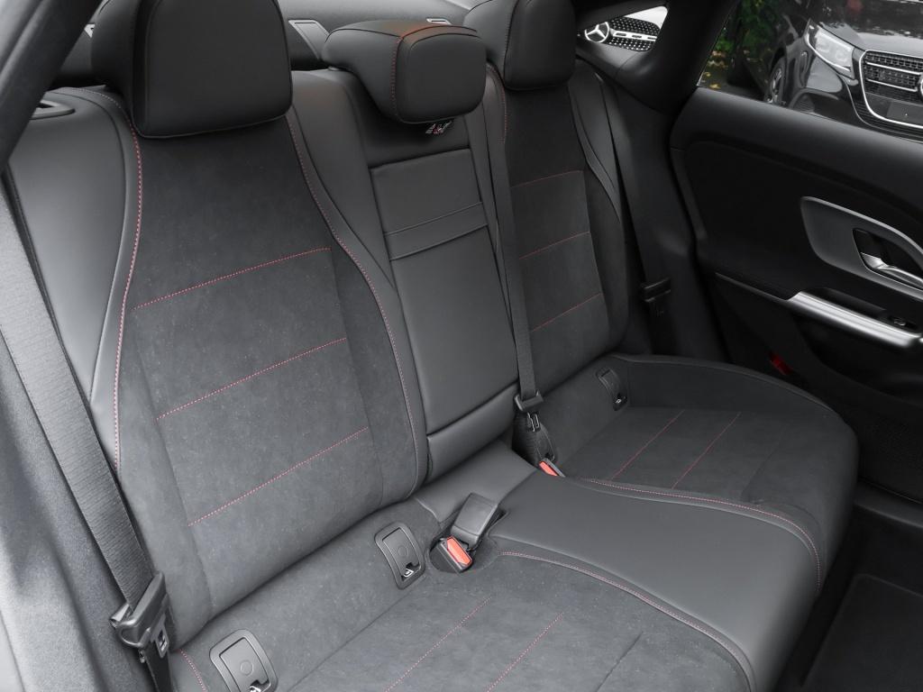 Mercedes-Benz CLA 200 2026 г. Чёрный, пробег 9500 км