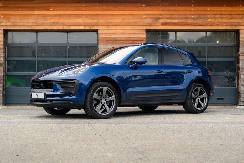 Porsche Macan 2021 г. Синий, пробег 35000 км