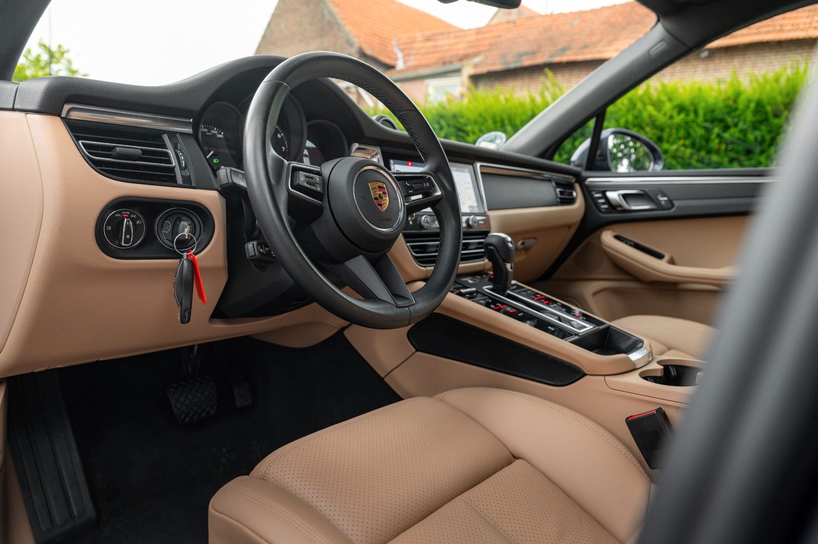 Porsche Macan 2021 г. Синий, пробег 35000 км