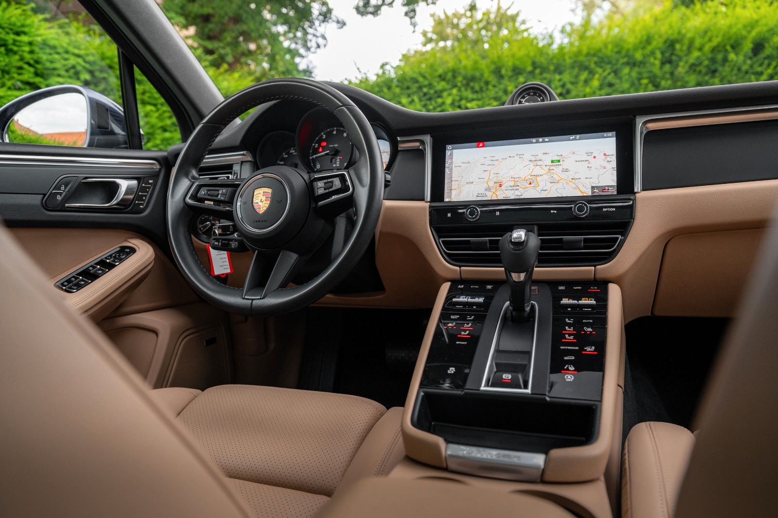 Porsche Macan 2021 г. Синий, пробег 35000 км