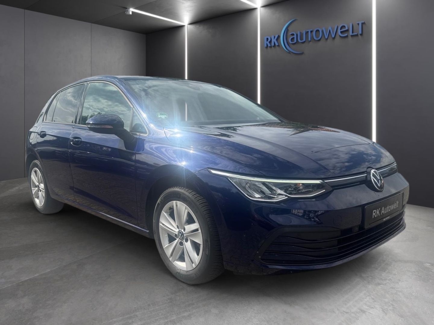 Volkswagen Golf 2022 г. Синий, пробег 44038 км