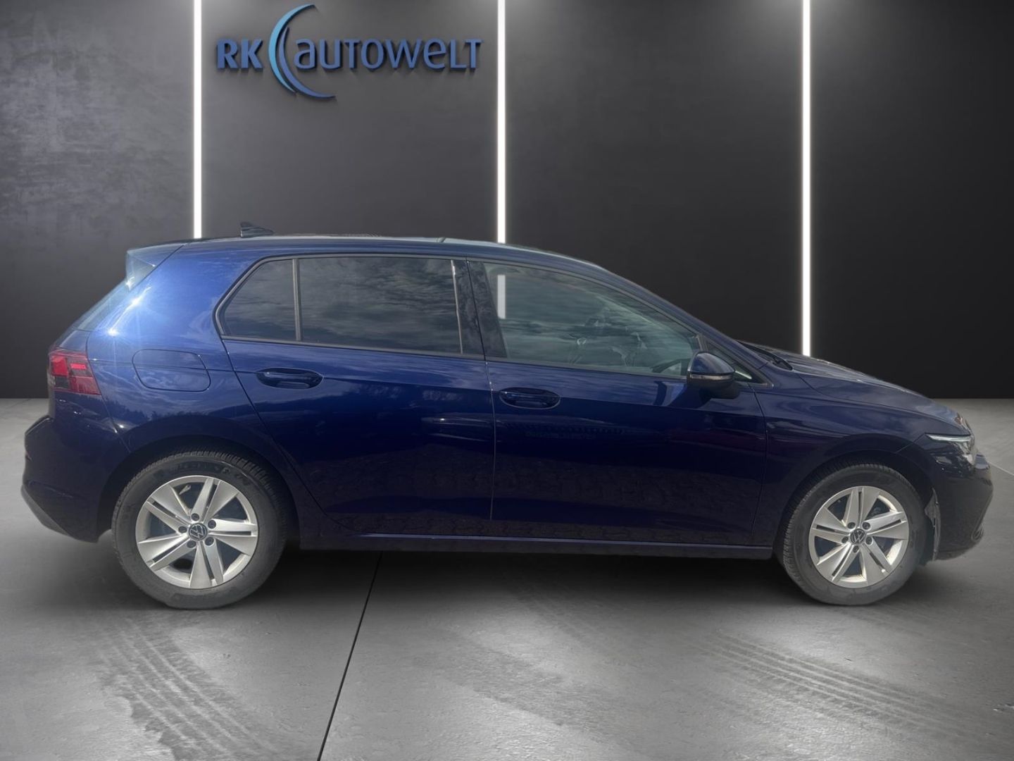 Volkswagen Golf 2022 г. Синий, пробег 44038 км