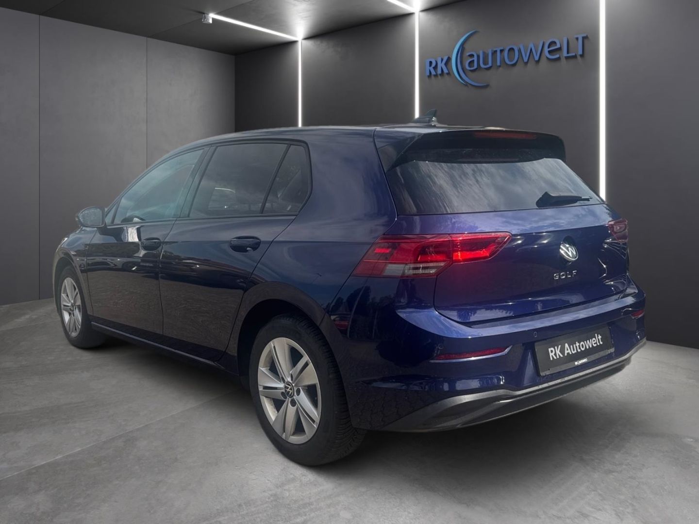 Volkswagen Golf 2022 г. Синий, пробег 44038 км