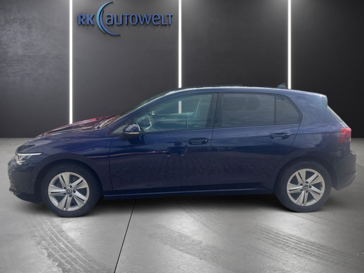 Volkswagen Golf 2022 г. Синий, пробег 44038 км