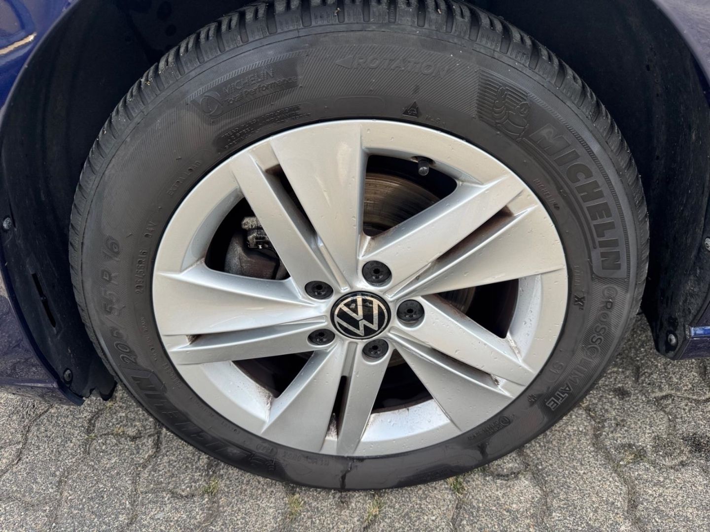 Volkswagen Golf 2022 г. Синий, пробег 44038 км
