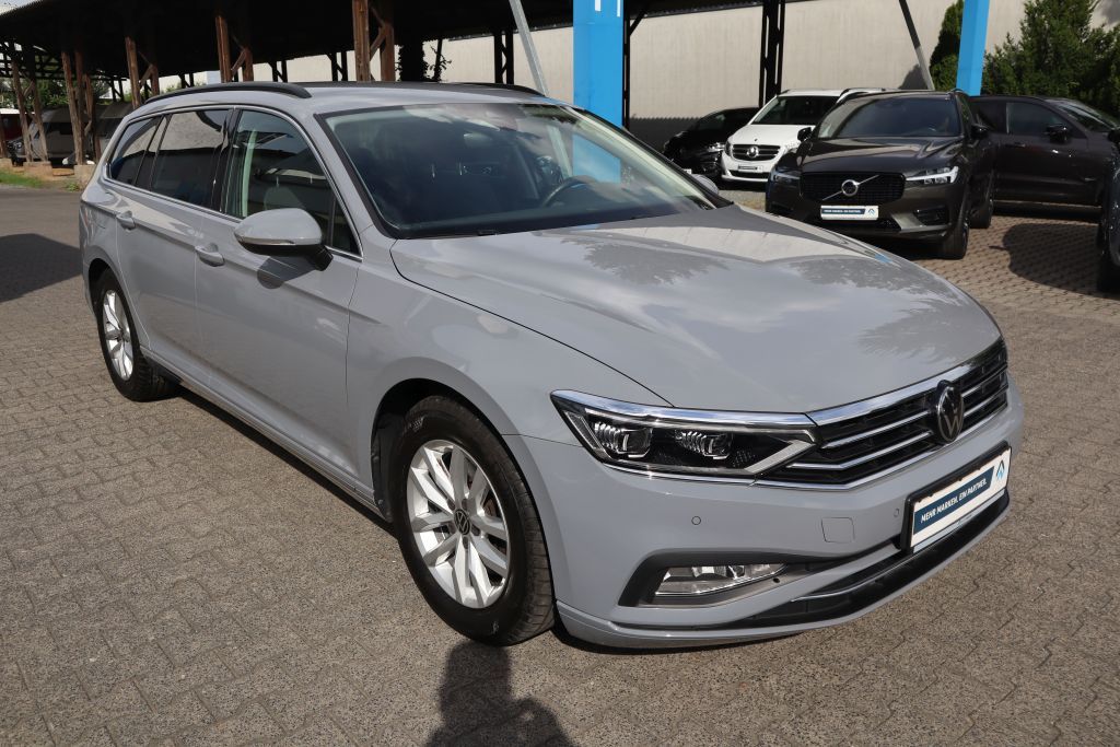 Volkswagen PASSAT VARIANT 2023 г. Белый, пробег 44305 км