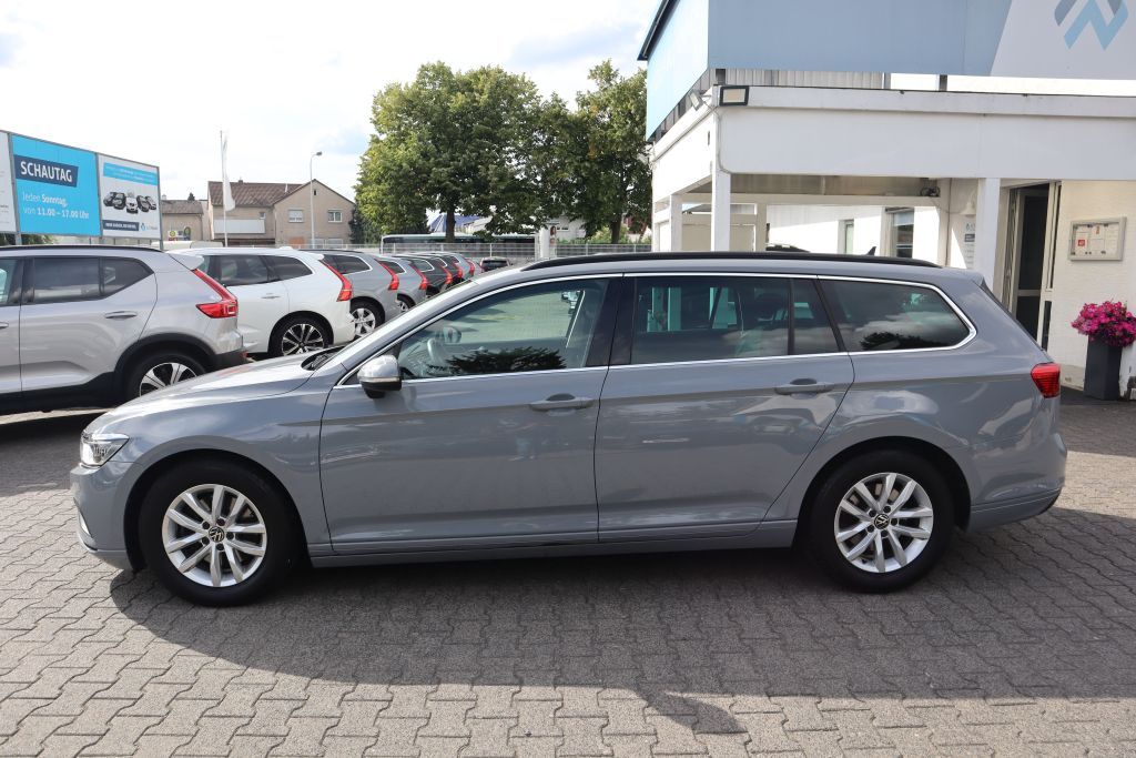 Volkswagen PASSAT VARIANT 2023 г. Белый, пробег 44305 км