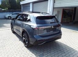 Volkswagen Tiguan 2024 г. Серый, пробег 10000 км