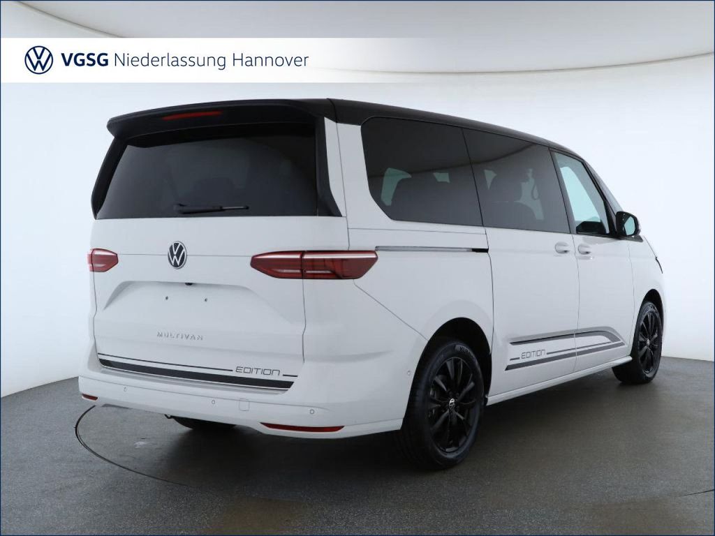 Volkswagen T7 MULTIVAN 2025 г. Белый, пробег 10643 км