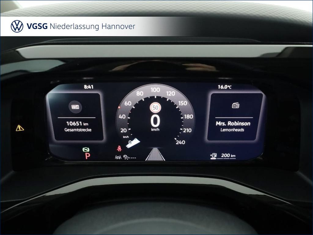 Volkswagen T7 MULTIVAN 2025 г. Белый, пробег 10643 км