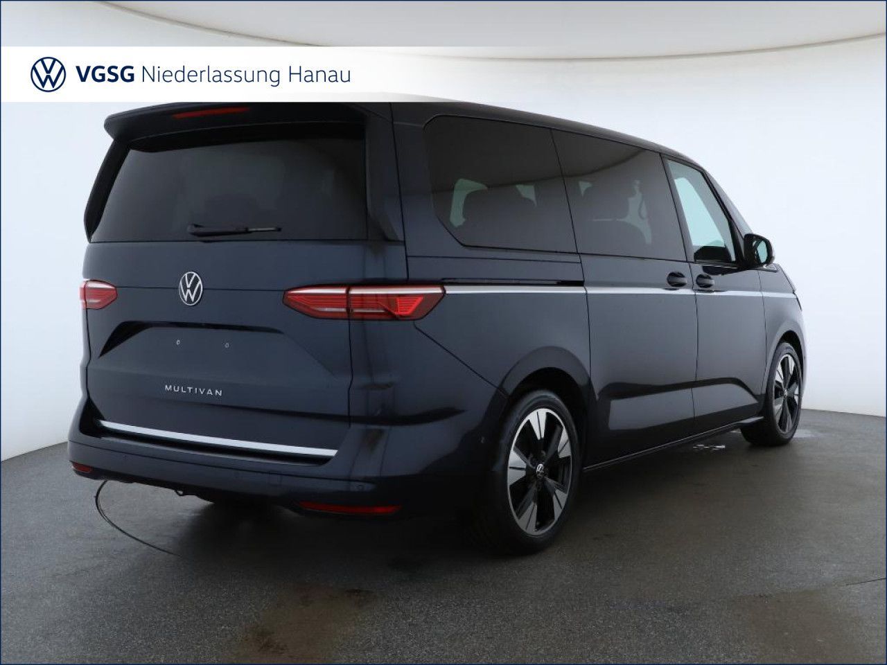 Volkswagen T7 MULTIVAN 2025 г. Синий, пробег 5102 км