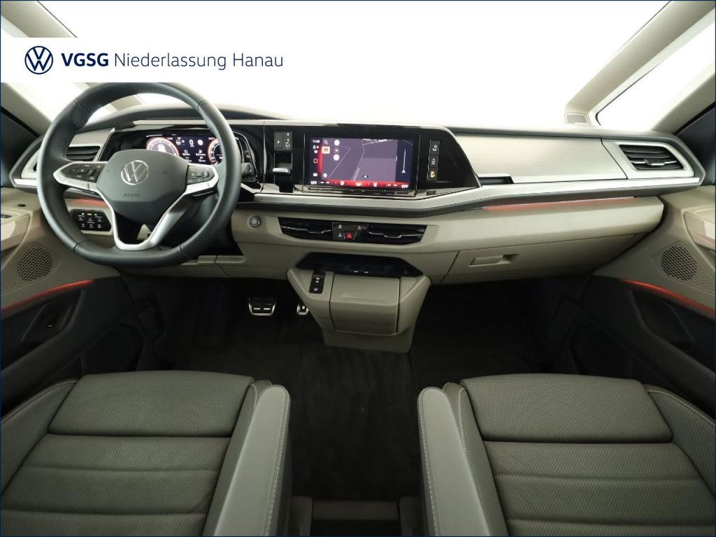 Volkswagen T7 MULTIVAN 2024 г. Чёрный, пробег 6769 км