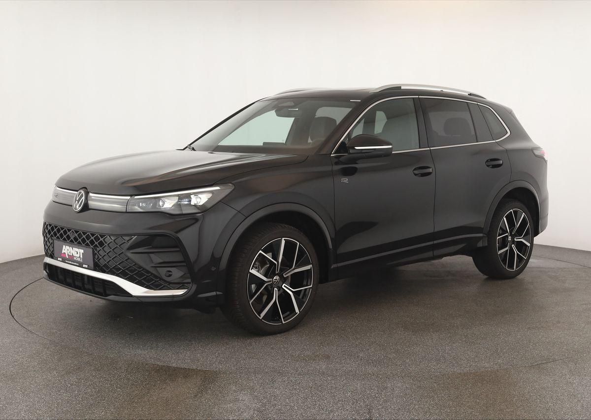 Volkswagen Tiguan 2024 г. Чёрный, пробег 33800 км