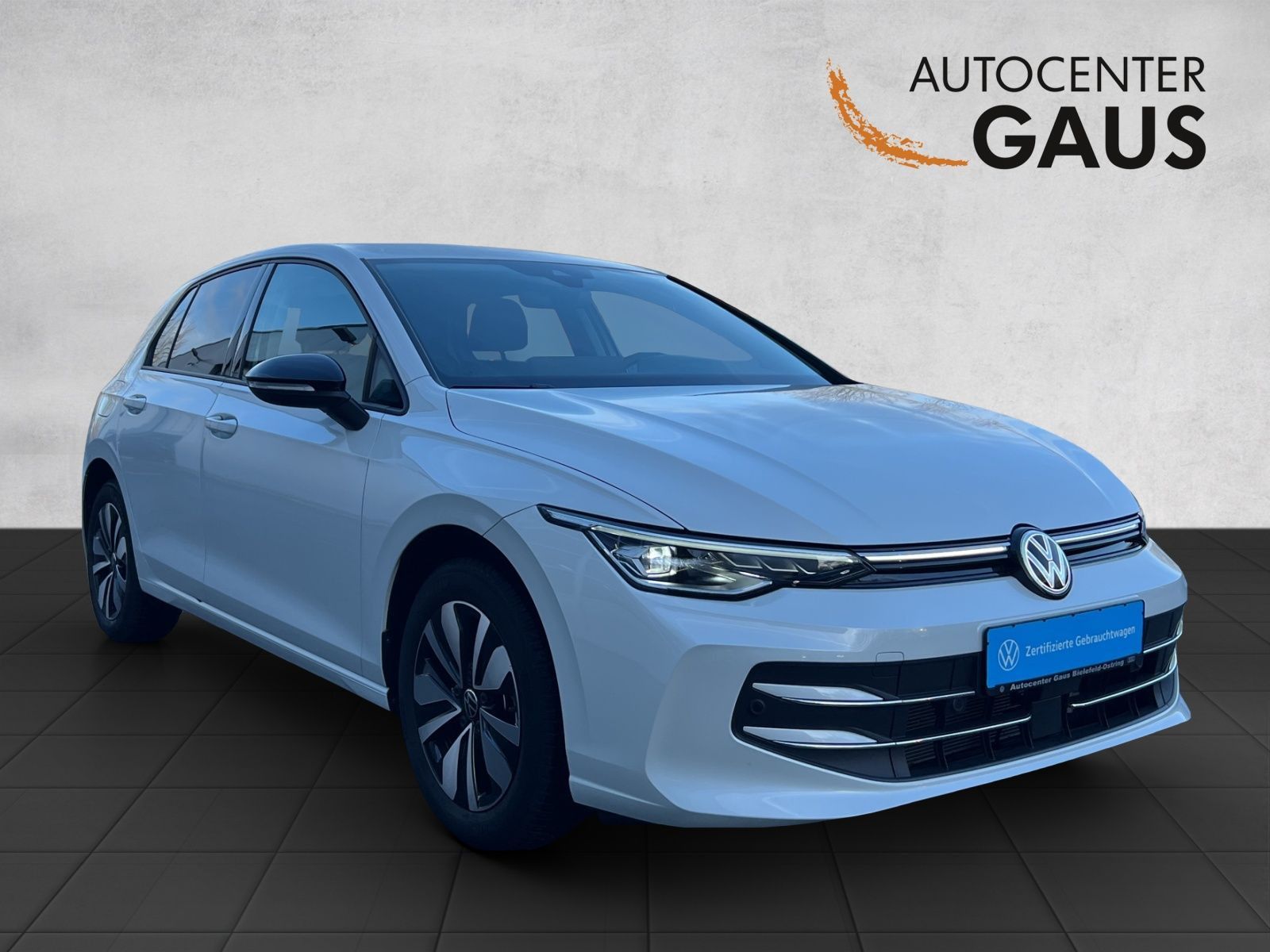 Volkswagen Golf 2025 г. Белый, пробег 9762 км