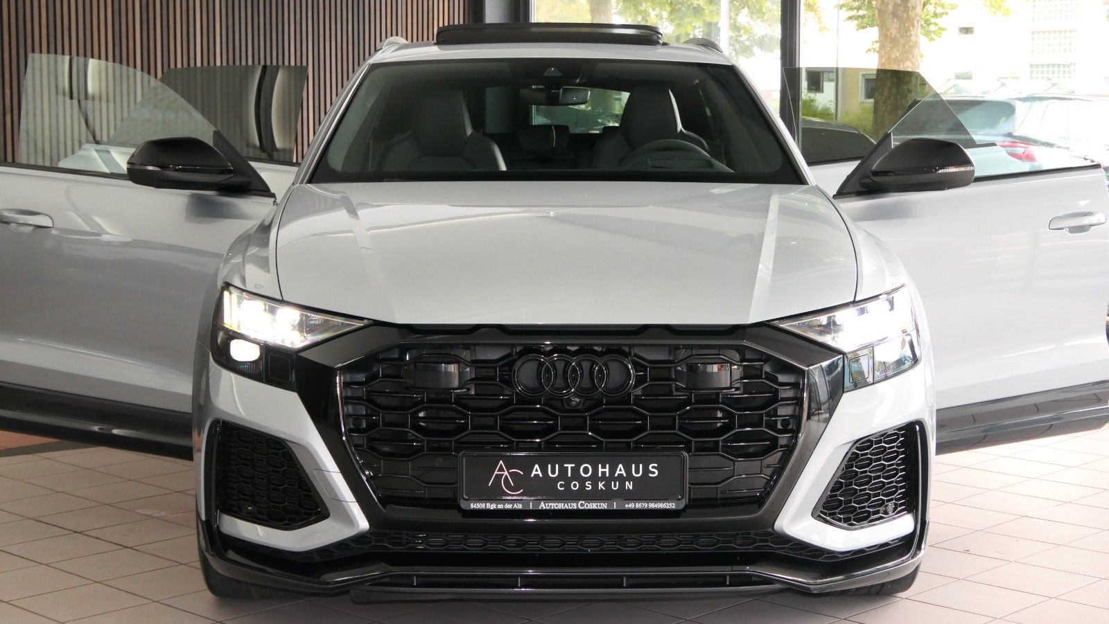 Audi RSQ8 2023 г. Серебристый, пробег 47000 км