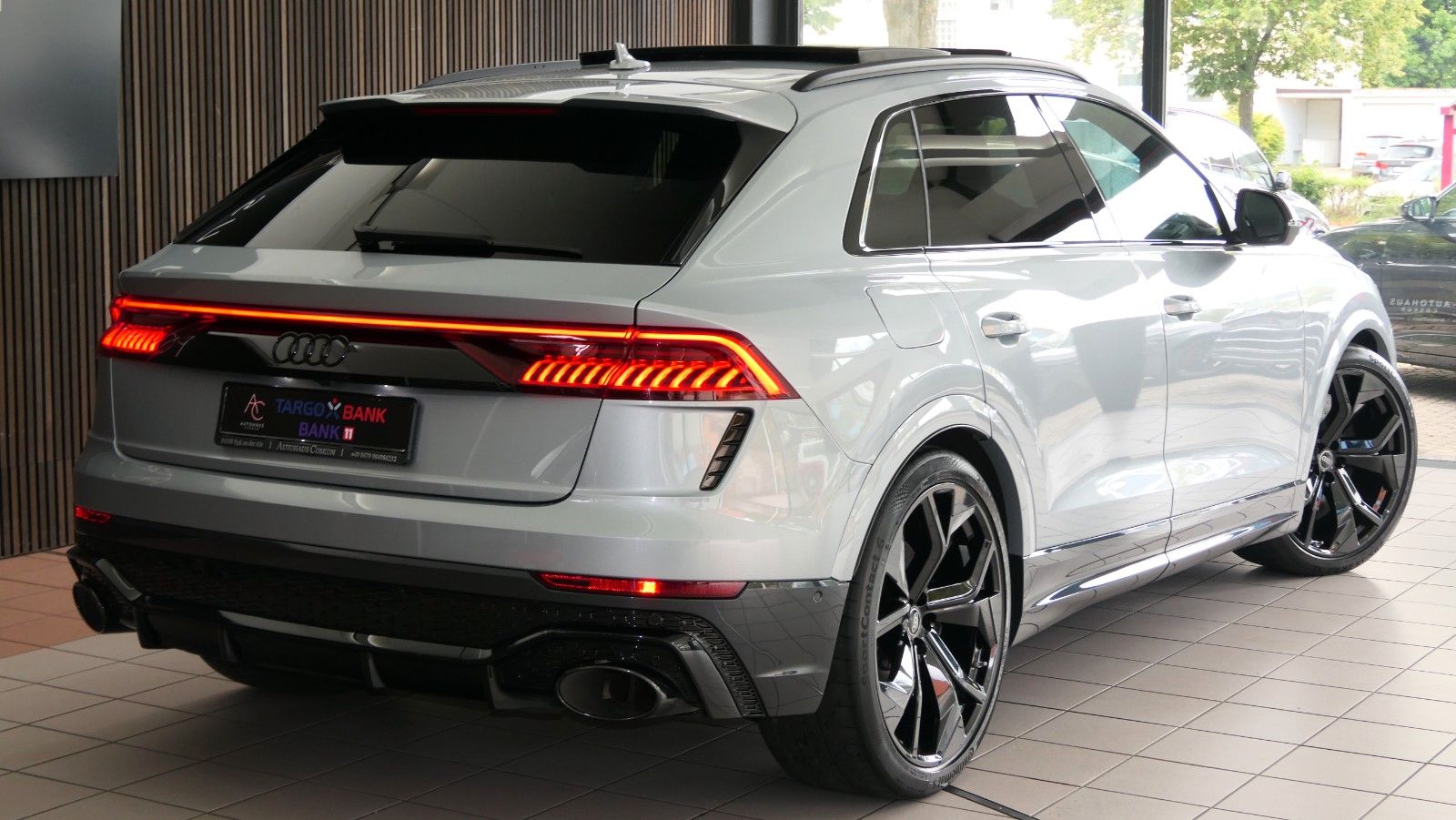 Audi RSQ8 2023 г. Серебристый, пробег 47000 км