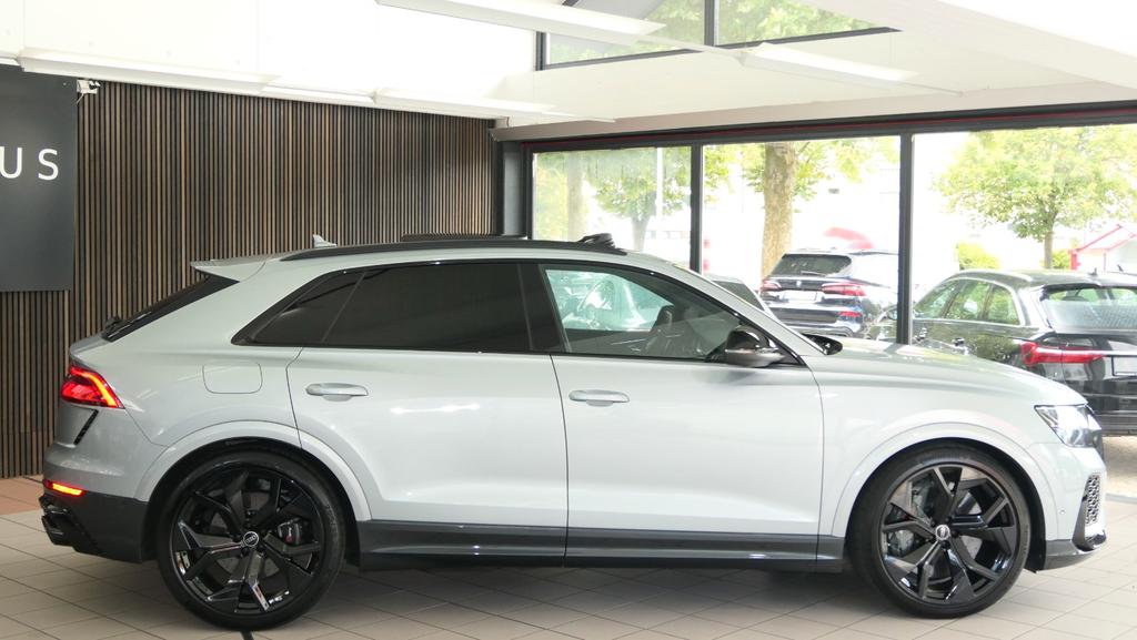 Audi RSQ8 2023 г. Серебристый, пробег 47000 км