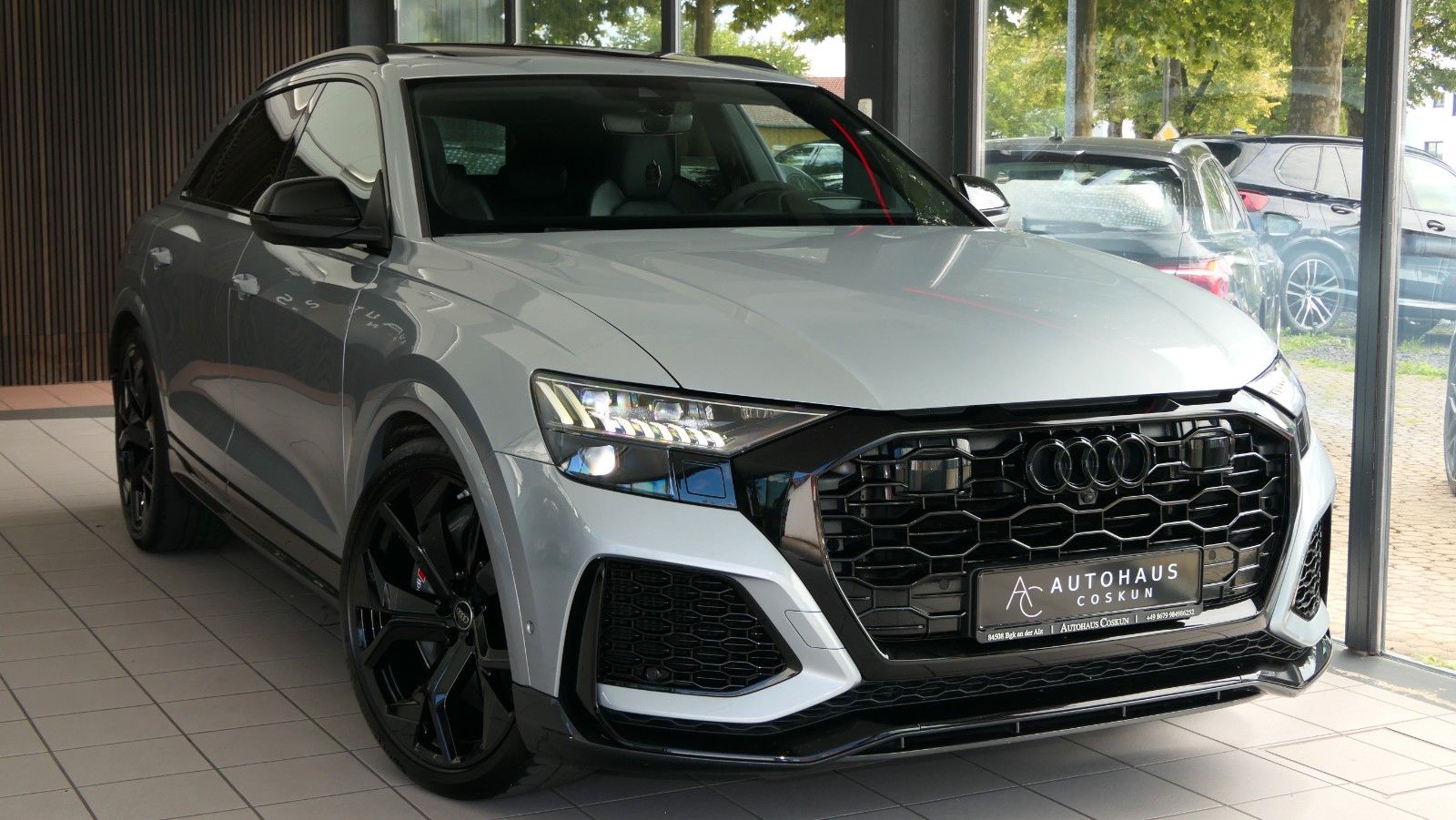 Audi RSQ8 2023 г. Серебристый, пробег 47000 км