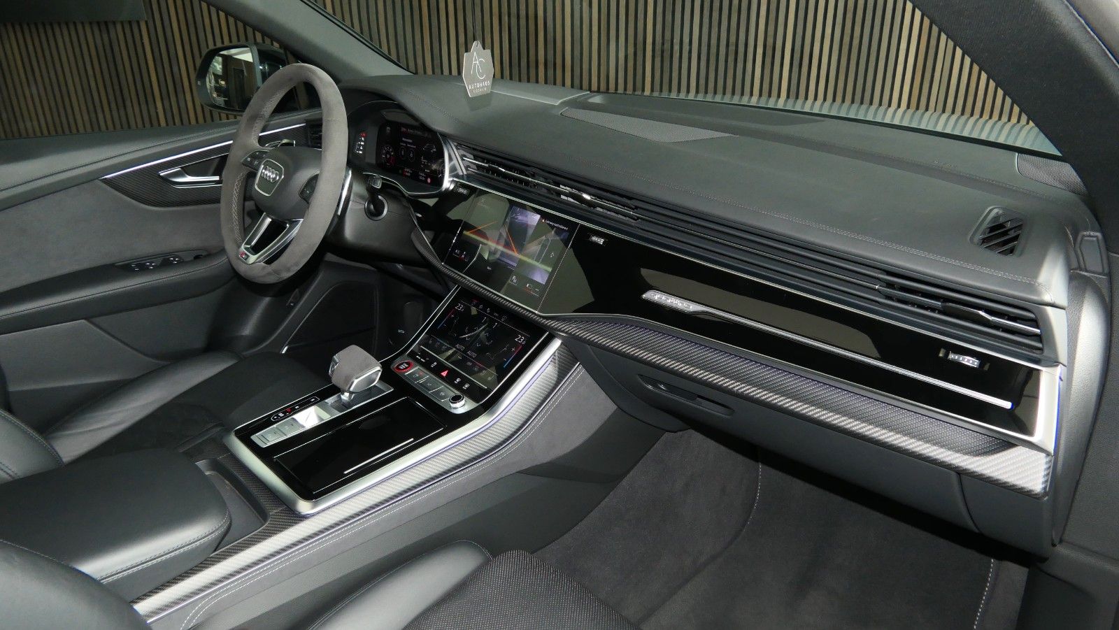 Audi RSQ8 2023 г. Серебристый, пробег 47000 км