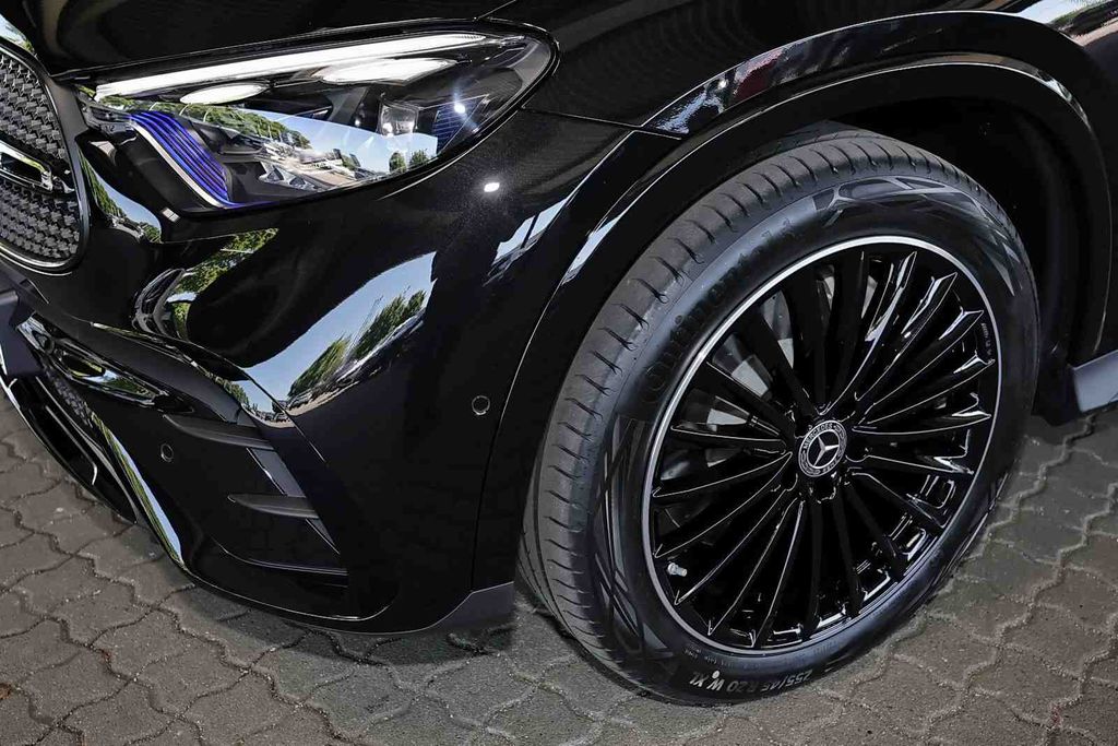 Mercedes-Benz GLC 450 2025 г. Чёрный, пробег 31068 км