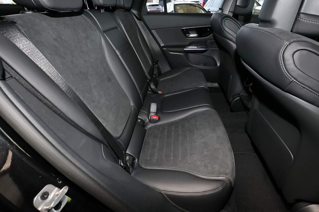 Mercedes-Benz GLC 450 2025 г. Чёрный, пробег 31068 км