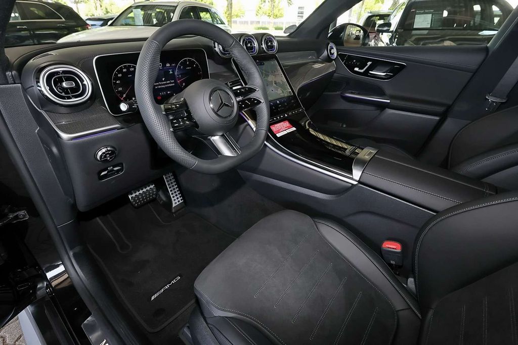Mercedes-Benz GLC 450 2025 г. Чёрный, пробег 31068 км