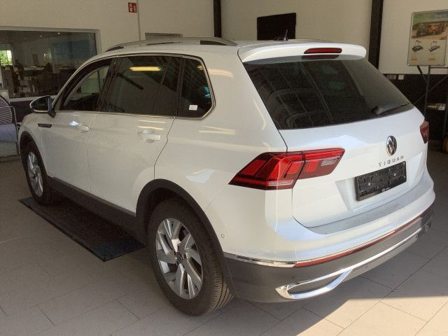 Volkswagen Tiguan 2023 г. Белый, пробег 50021 км