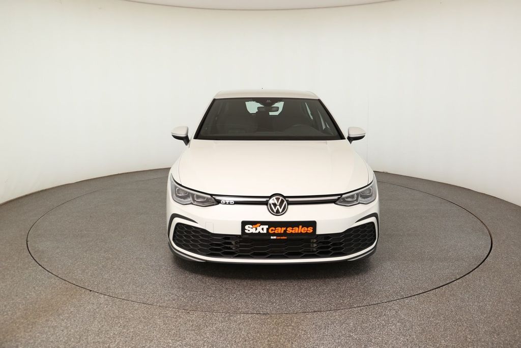 Volkswagen Golf 2024 г. Белый, пробег 22901 км