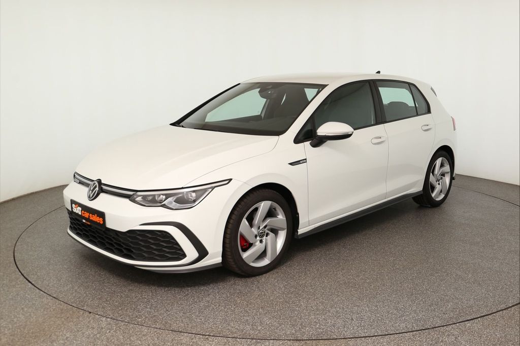 Volkswagen Golf 2024 г. Белый, пробег 22901 км