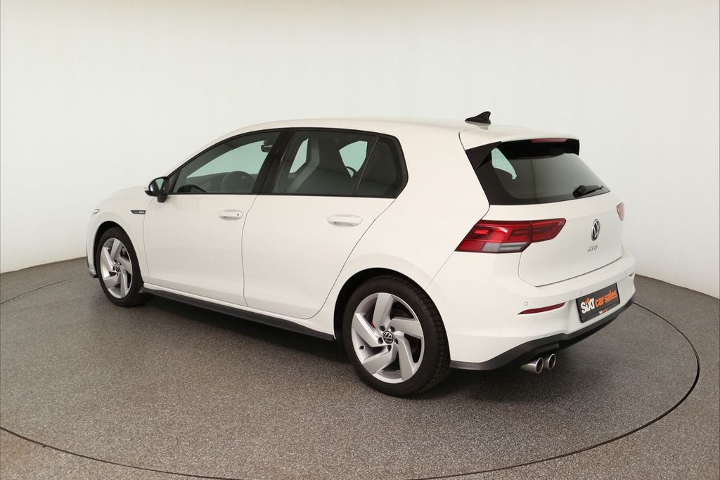 Volkswagen Golf 2024 г. Белый, пробег 22901 км