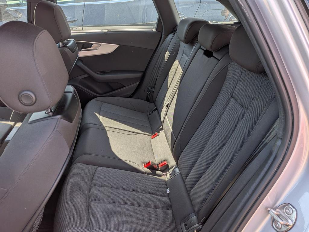 Audi A4 2024 г. Серебристый, пробег 41720 км