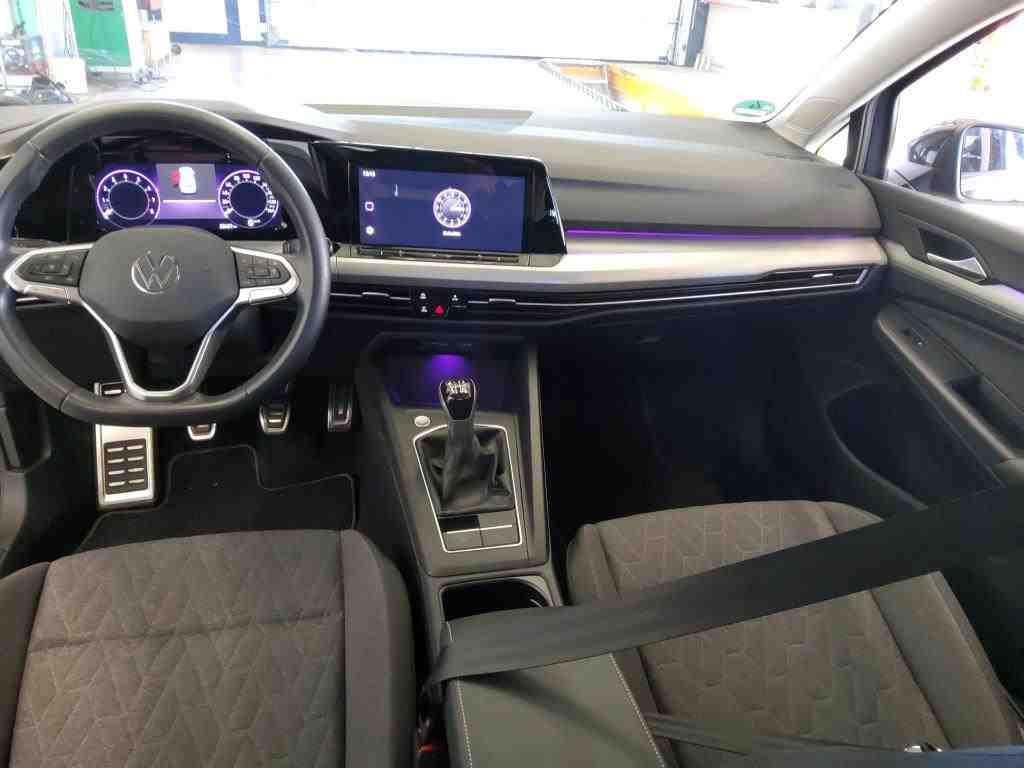 Volkswagen Golf 2024 г. Серый, пробег 22460 км