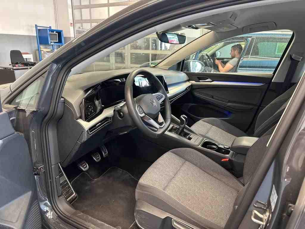 Volkswagen Golf 2024 г. Серый, пробег 23110 км