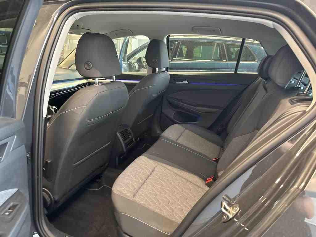 Volkswagen Golf 2024 г. Серый, пробег 23110 км