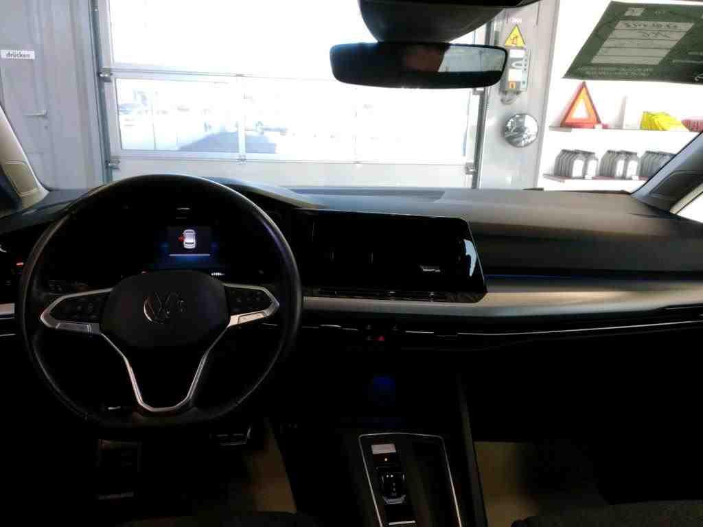 Volkswagen Golf 2024 г. Серый, пробег 41120 км