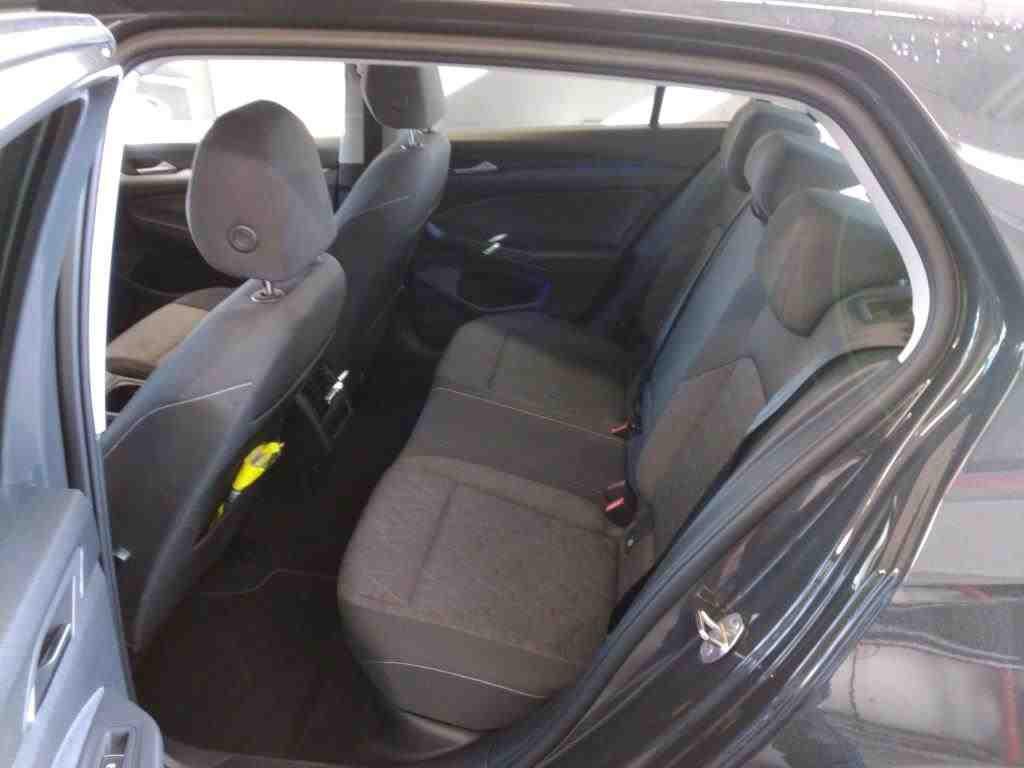 Volkswagen Golf 2024 г. Серый, пробег 41120 км